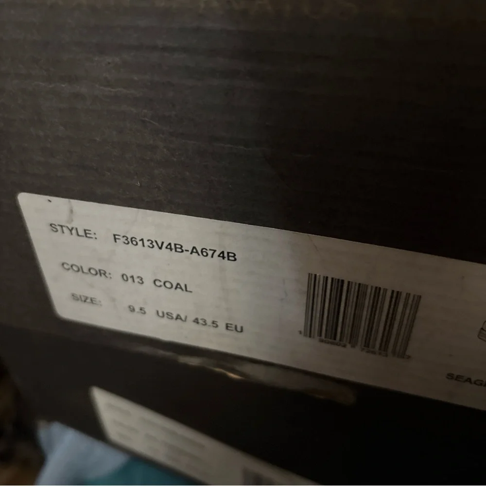 NIB John Varvatos Seagher Coal Suede Chukka Boots, 9.5